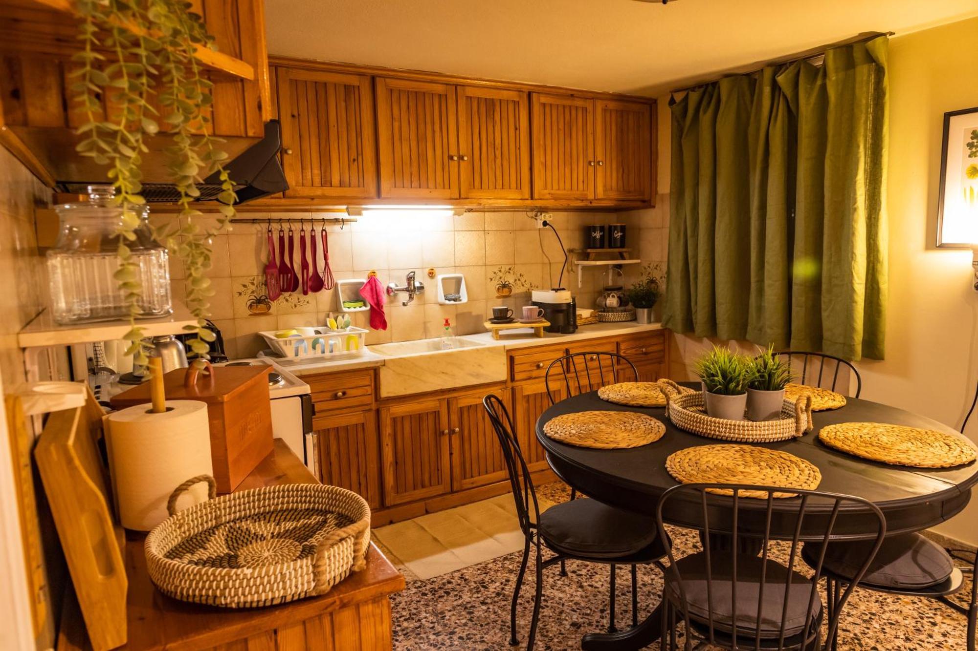 Airport Cottage House Артеміда Екстер'єр фото