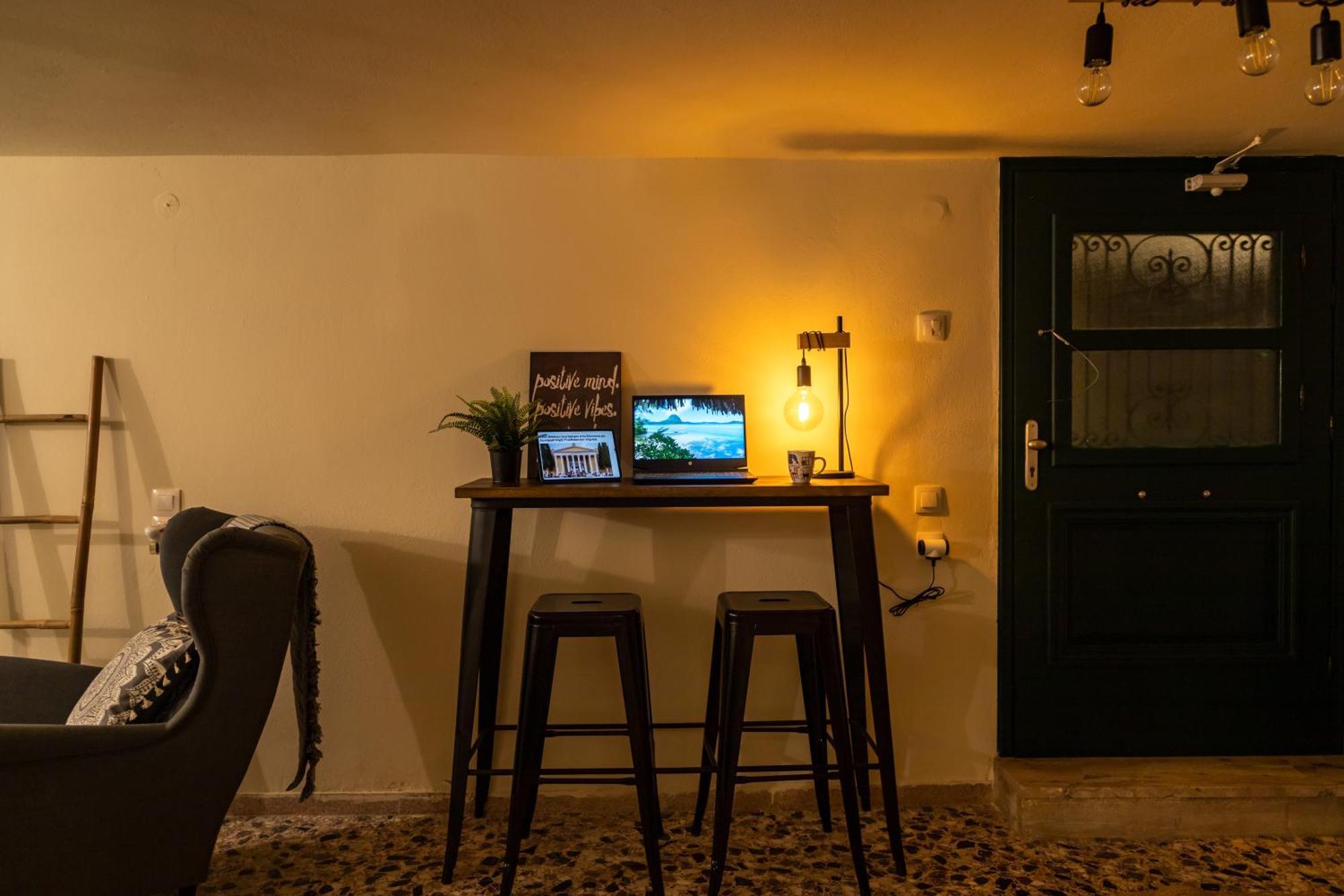 Airport Cottage House Артеміда Екстер'єр фото