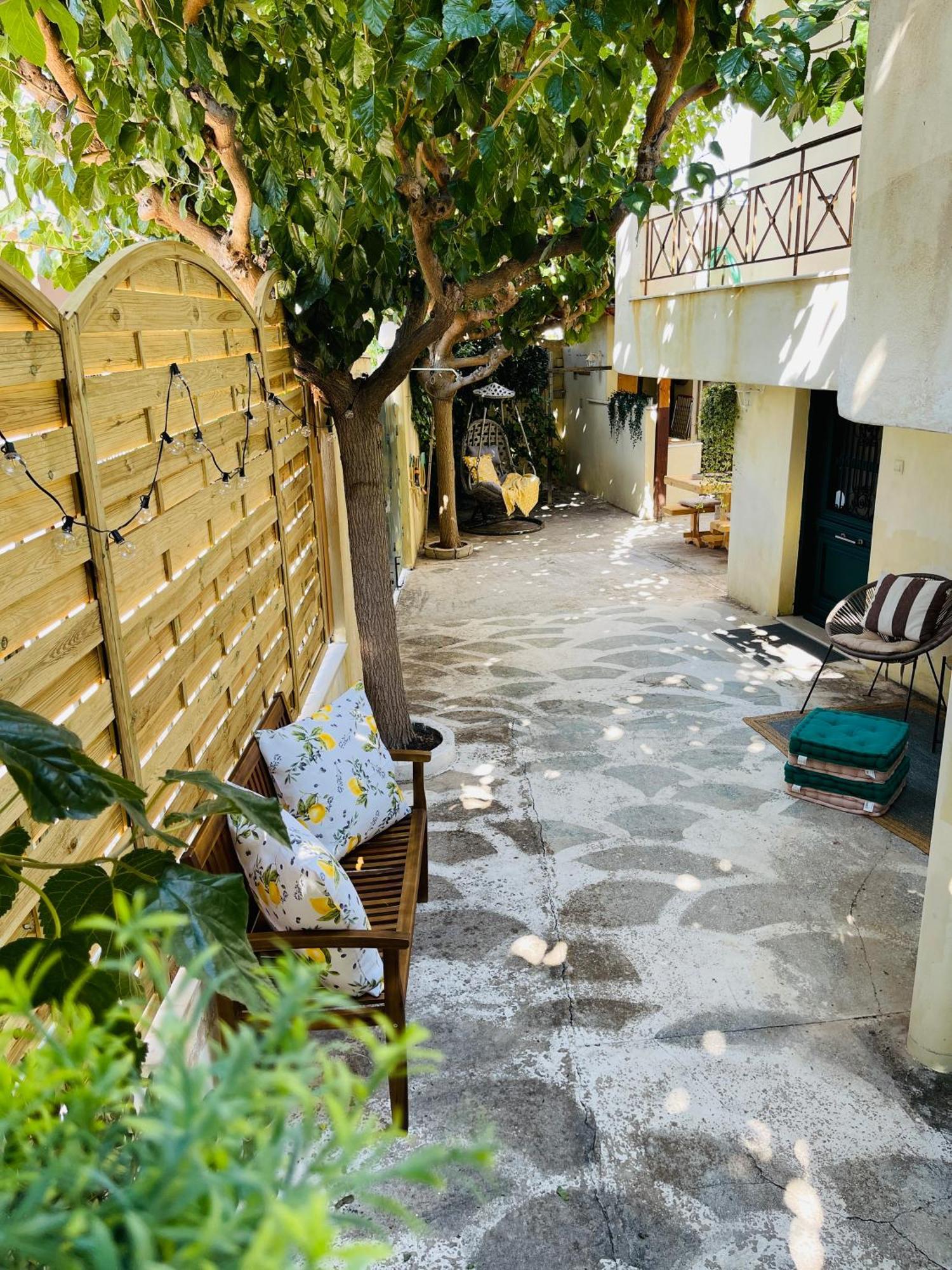 Airport Cottage House Артеміда Екстер'єр фото
